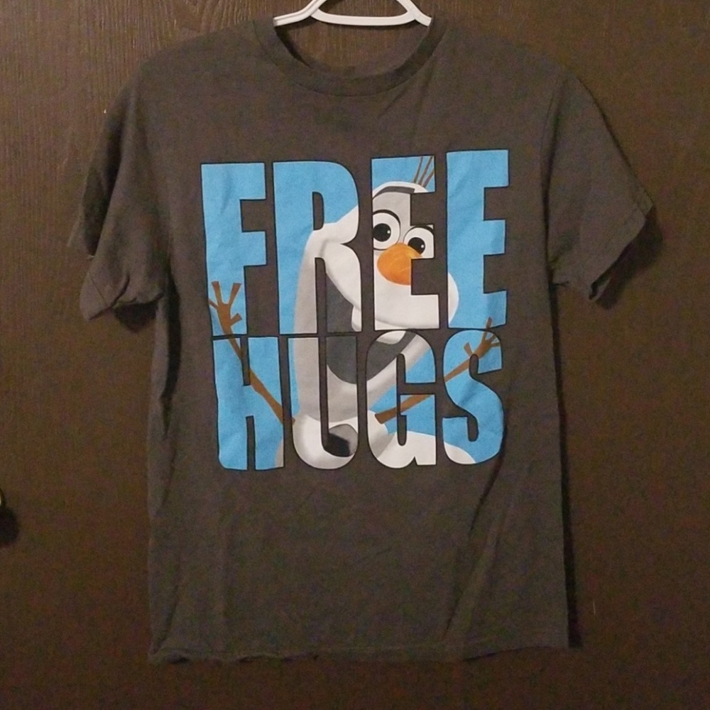 Free Hugs Frozen Olaf Tshirt